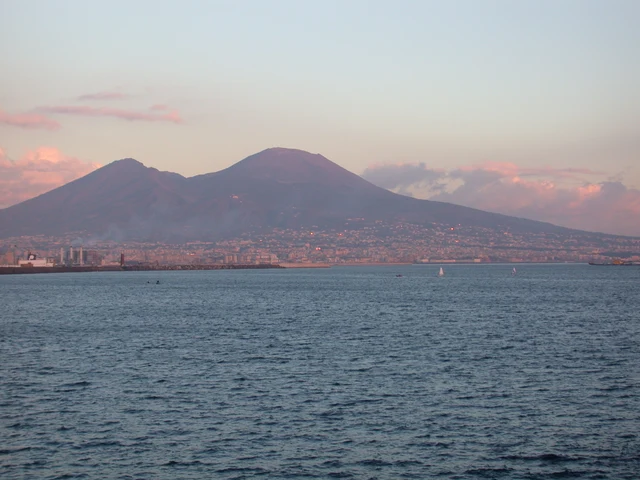 Il golfo di Napoli e il Vesuvio